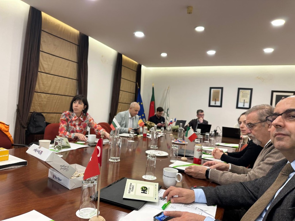 Heritage Game partners around the meeting table at Polytechnic University of Tomar