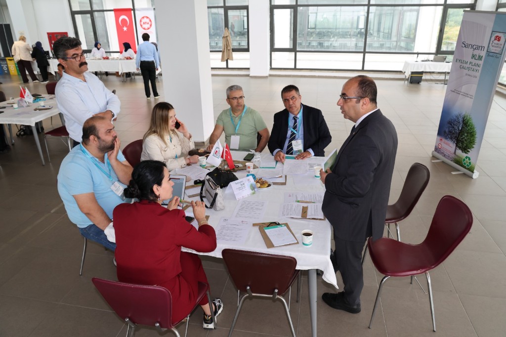 Prof. Dr. Haşim Kelebek demonstrating the Heritage Game application to regional stakeholders in Adana, 22 May 2026